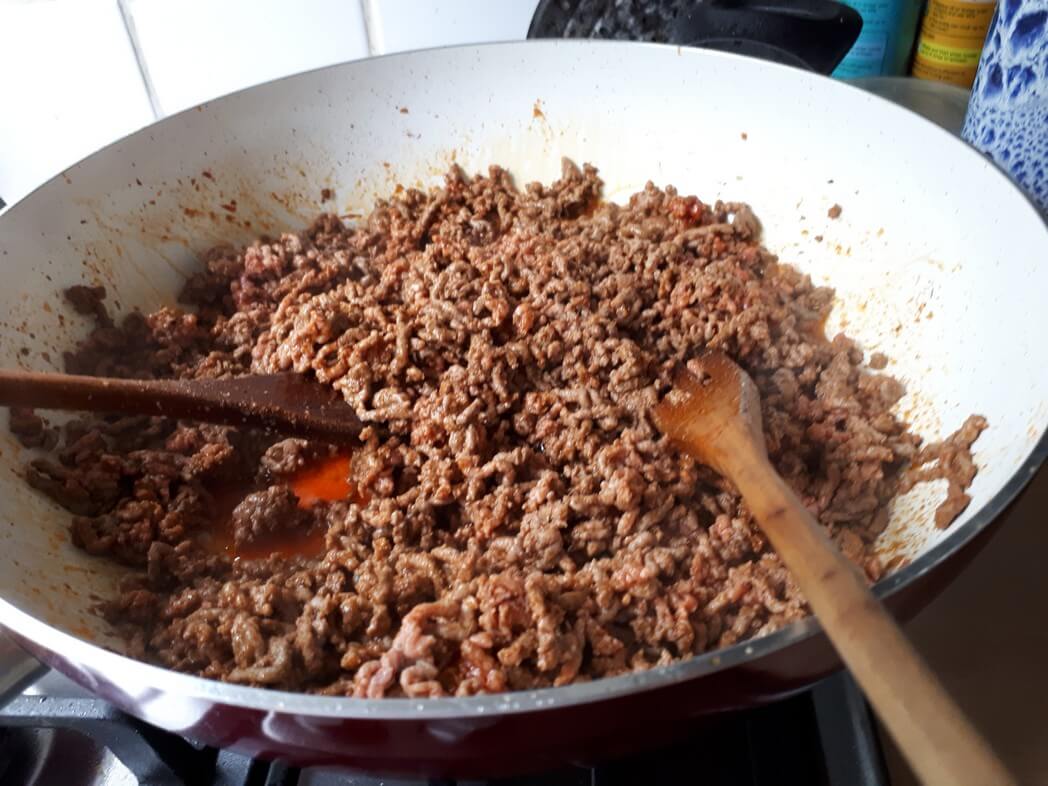 Minced beef cooking